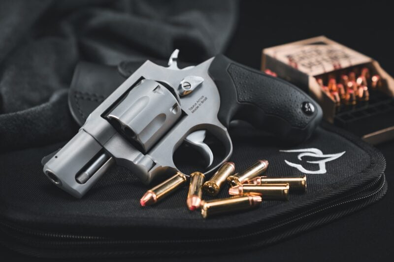 Taurus 817